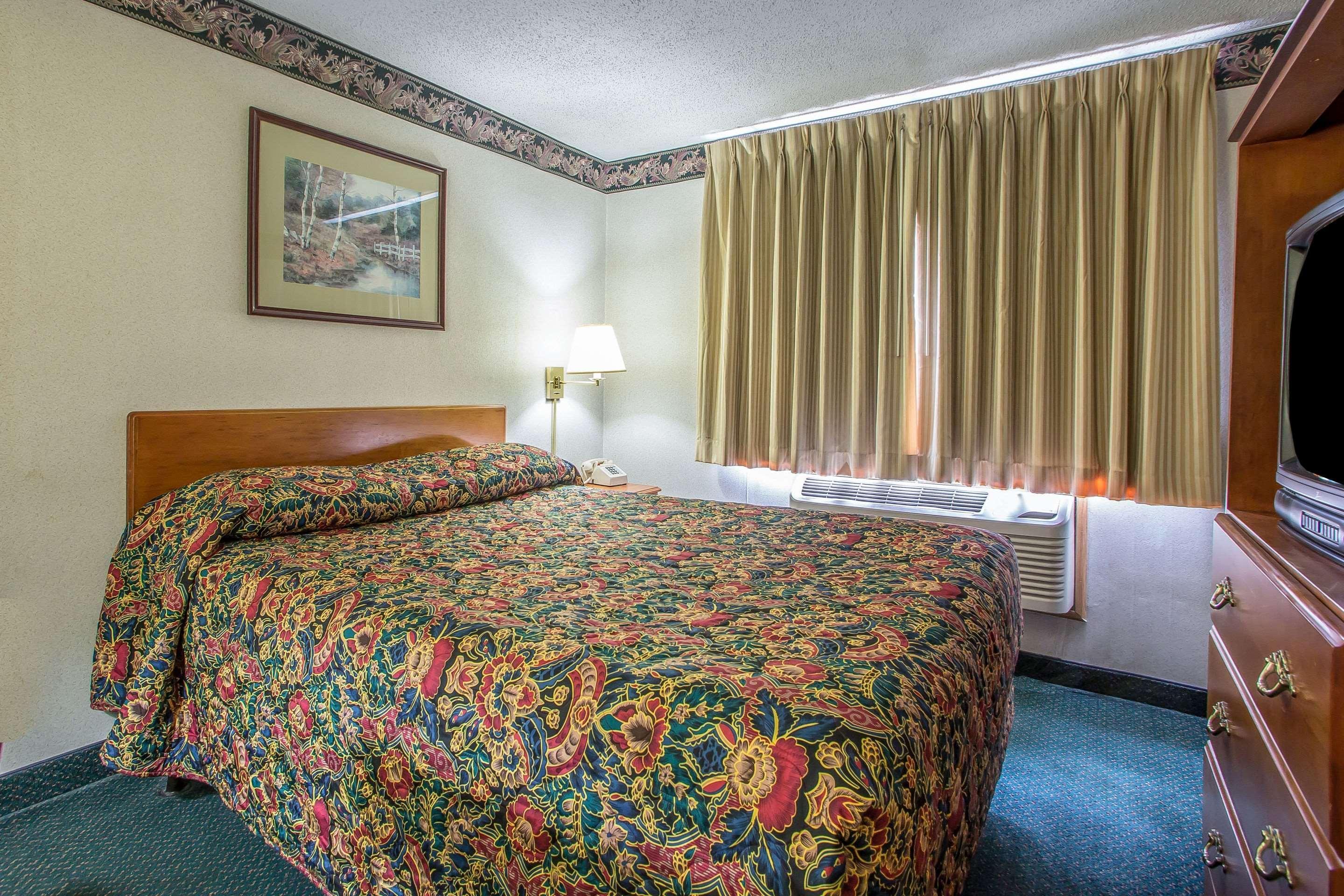 Rodeway Inn Bedford Extérieur photo