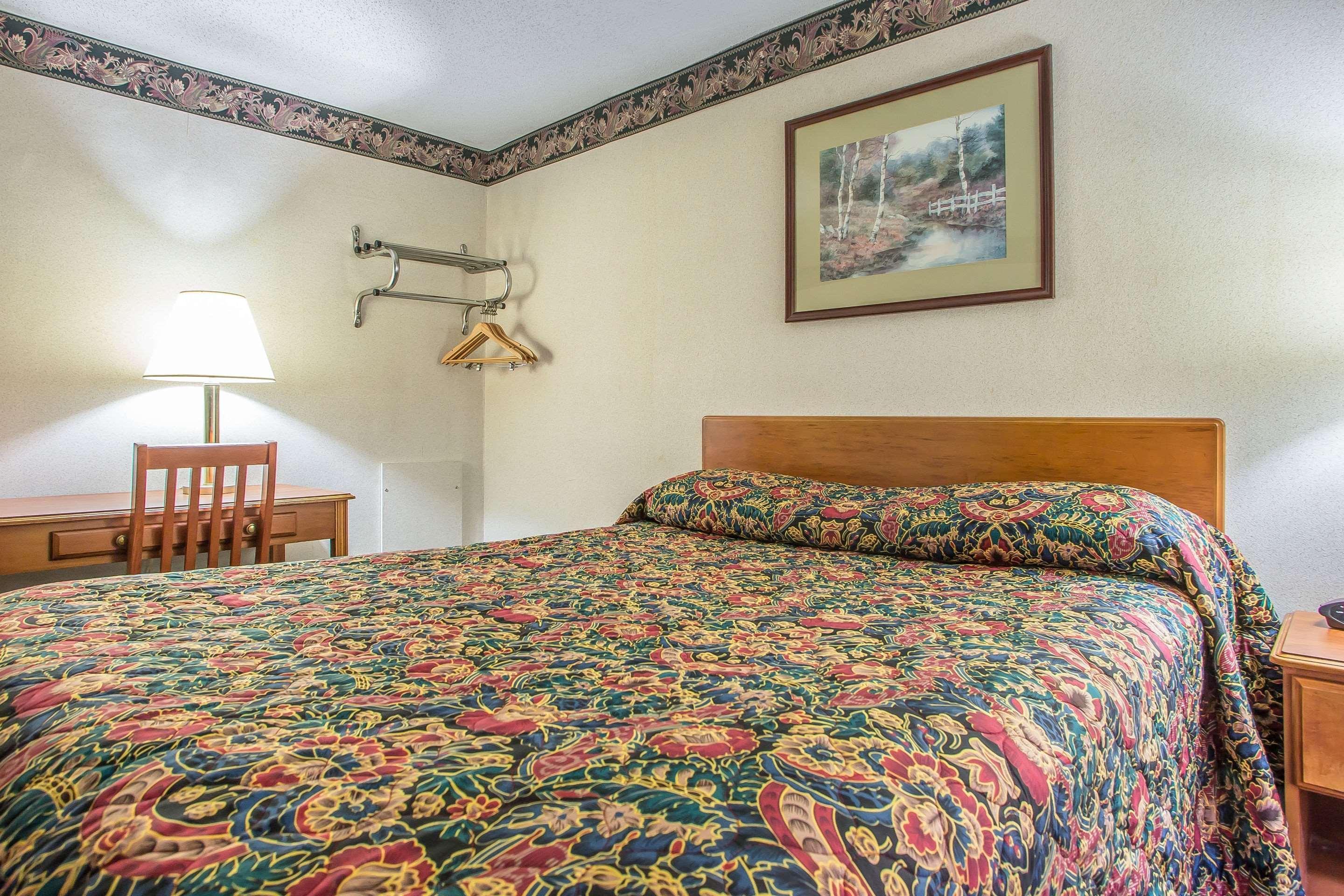 Rodeway Inn Bedford Extérieur photo
