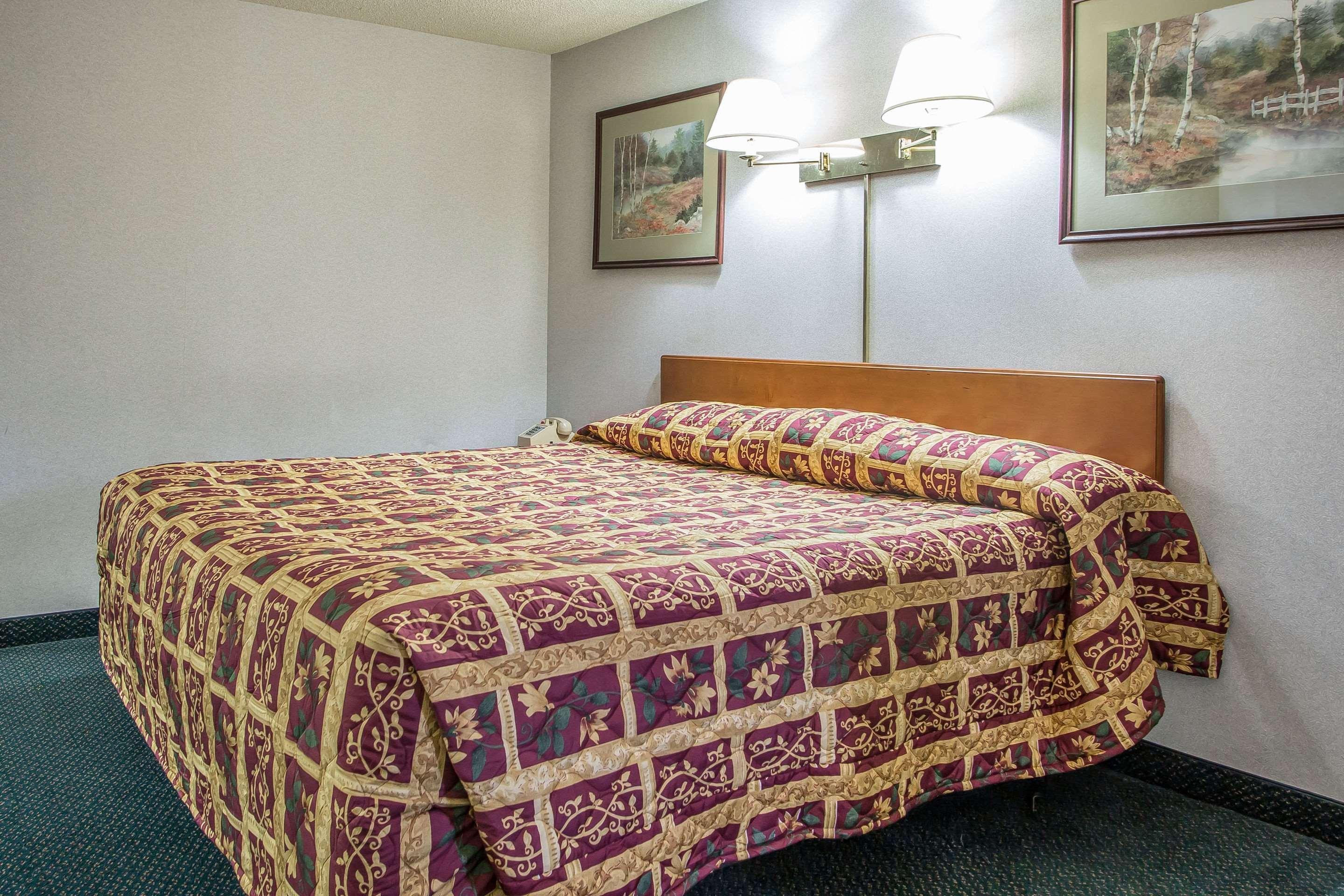 Rodeway Inn Bedford Extérieur photo