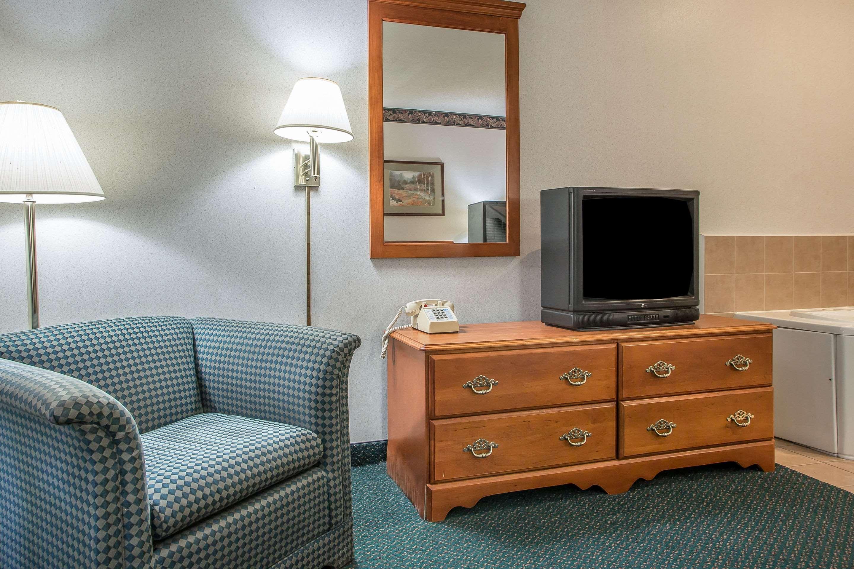 Rodeway Inn Bedford Extérieur photo