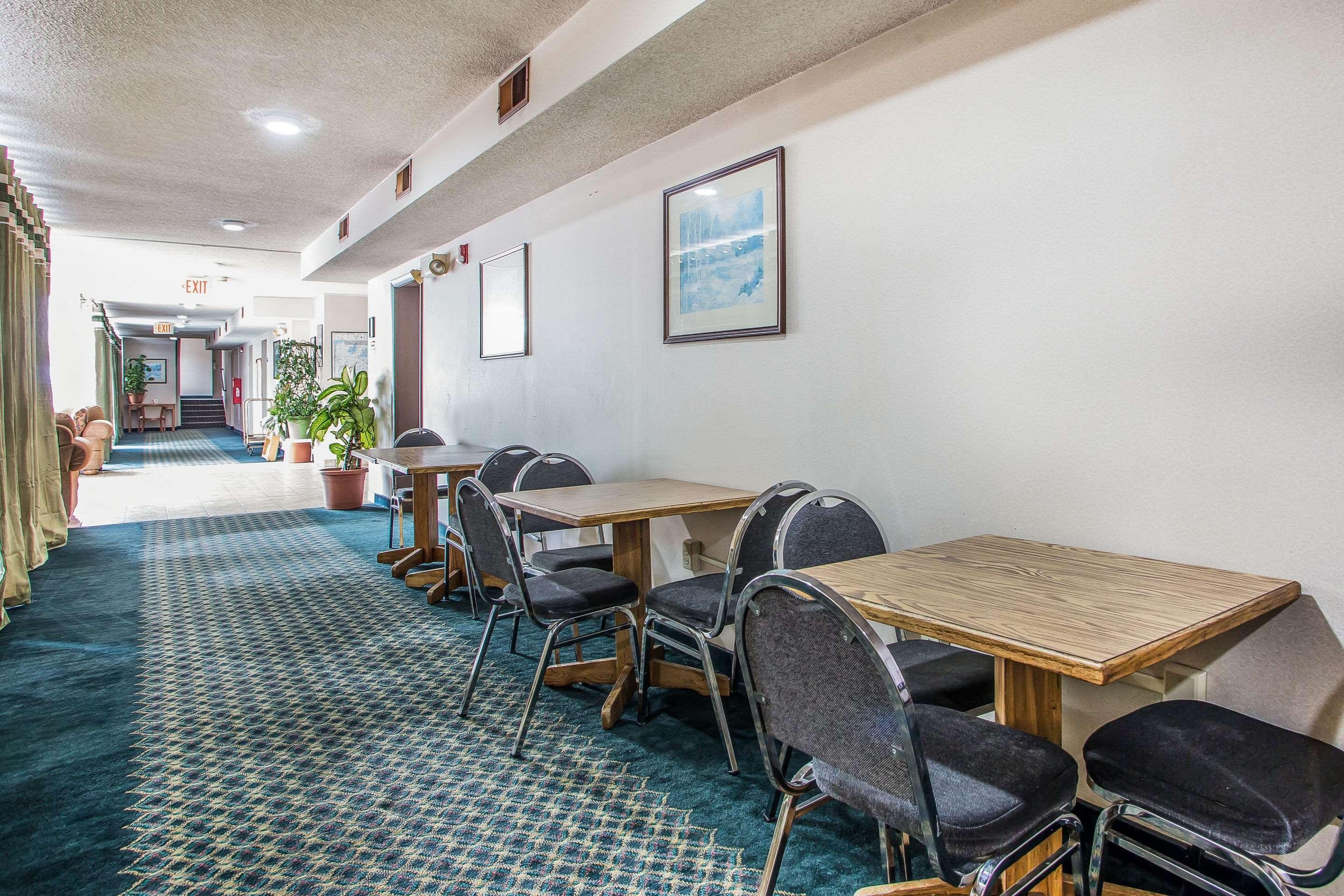 Rodeway Inn Bedford Extérieur photo