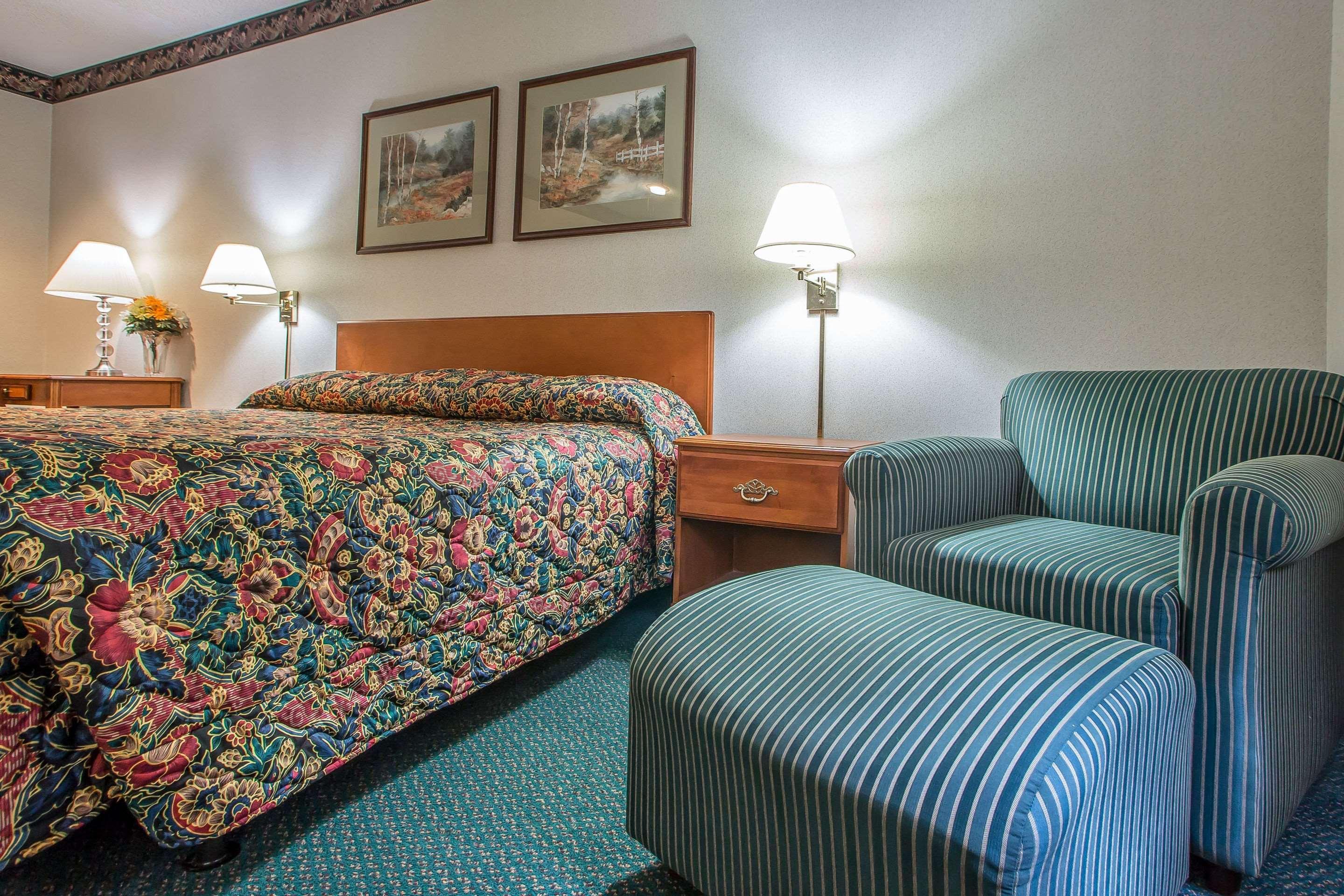 Rodeway Inn Bedford Extérieur photo